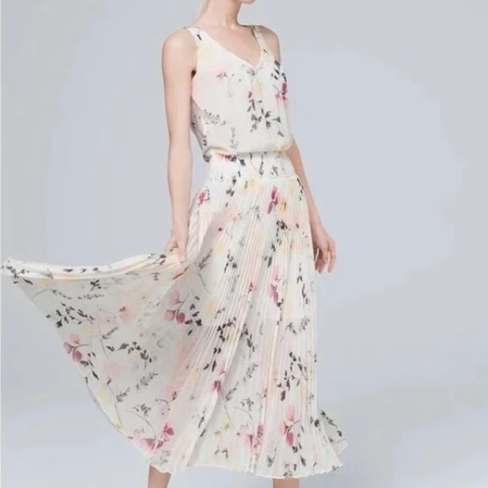 NWT Floral Sleeveless Dress